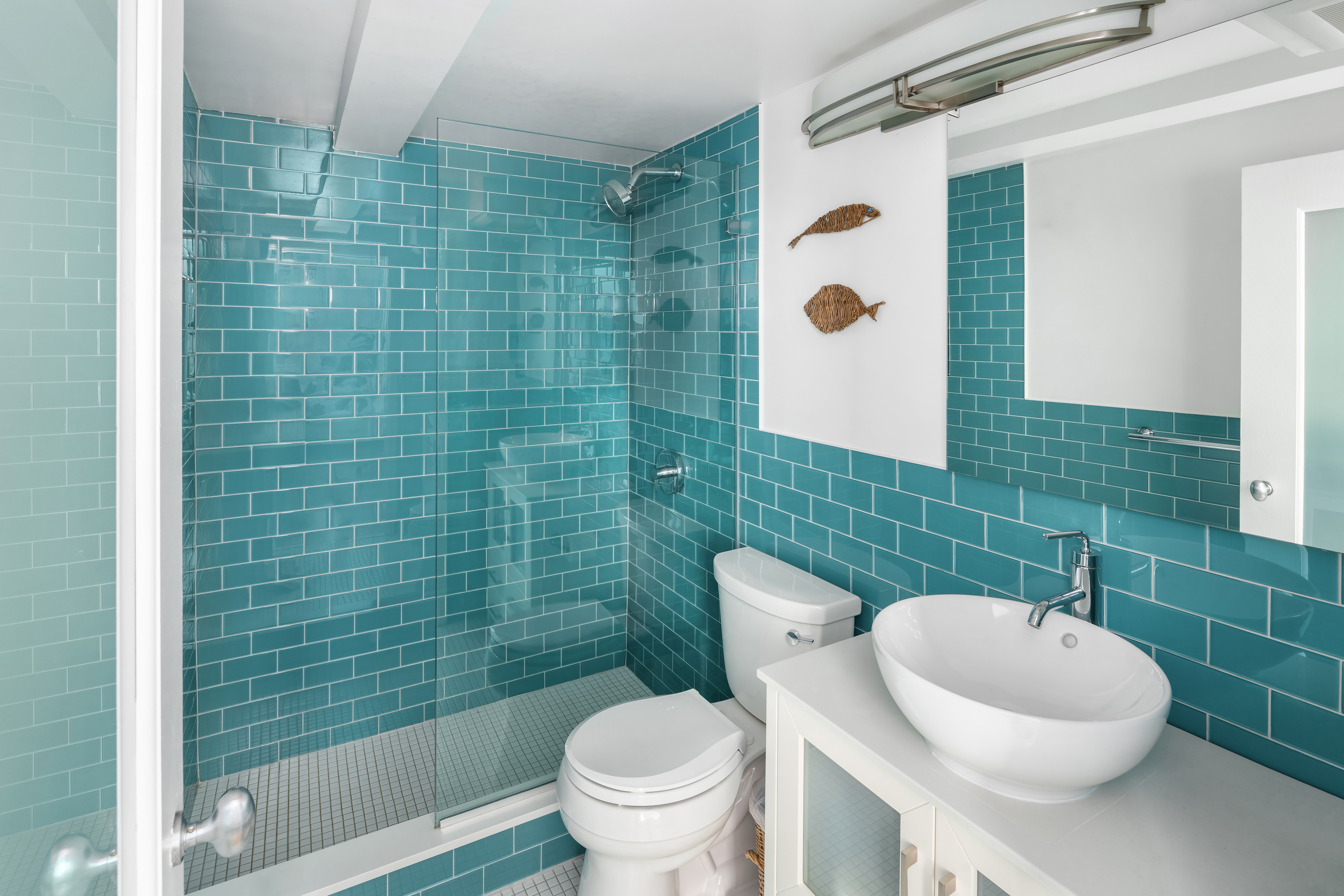 2166 Broadway, Unit PH Manhattan, NY 10024 - Photo 14 of 37 a bathroom with a toilet and shower