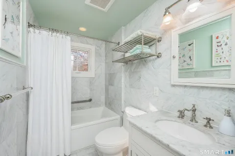 $2,295,000 | 3 Hickory Lane, Darien, CT 06820