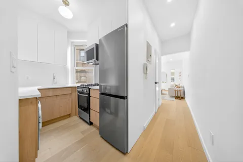 $475,000 | 120 East 83rd Street, Unit 4B | Upper East Side