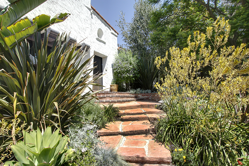 431 Prospect Circle South Pasadena, CA 91030 - Photo 4 of 45