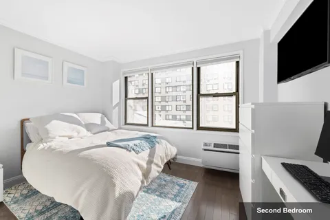 $899,000 | 333 East 34th Street, Unit 10H | Murray Hill