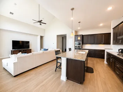 $425,000 | 572 Baretta Loop, Buda, TX 78610