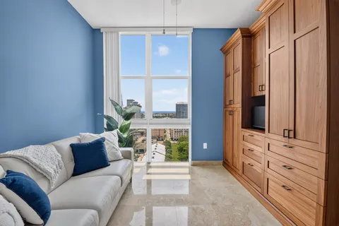 $2,100,000 | 550 Okeechobee Boulevard, Unit LPH23, West Palm Beach, FL 33401