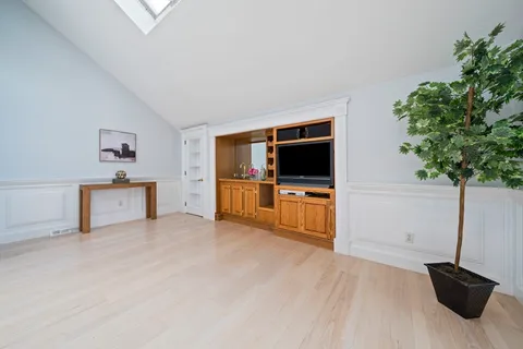Contact Agent | Kim Terrace, Stoughton, MA 02072