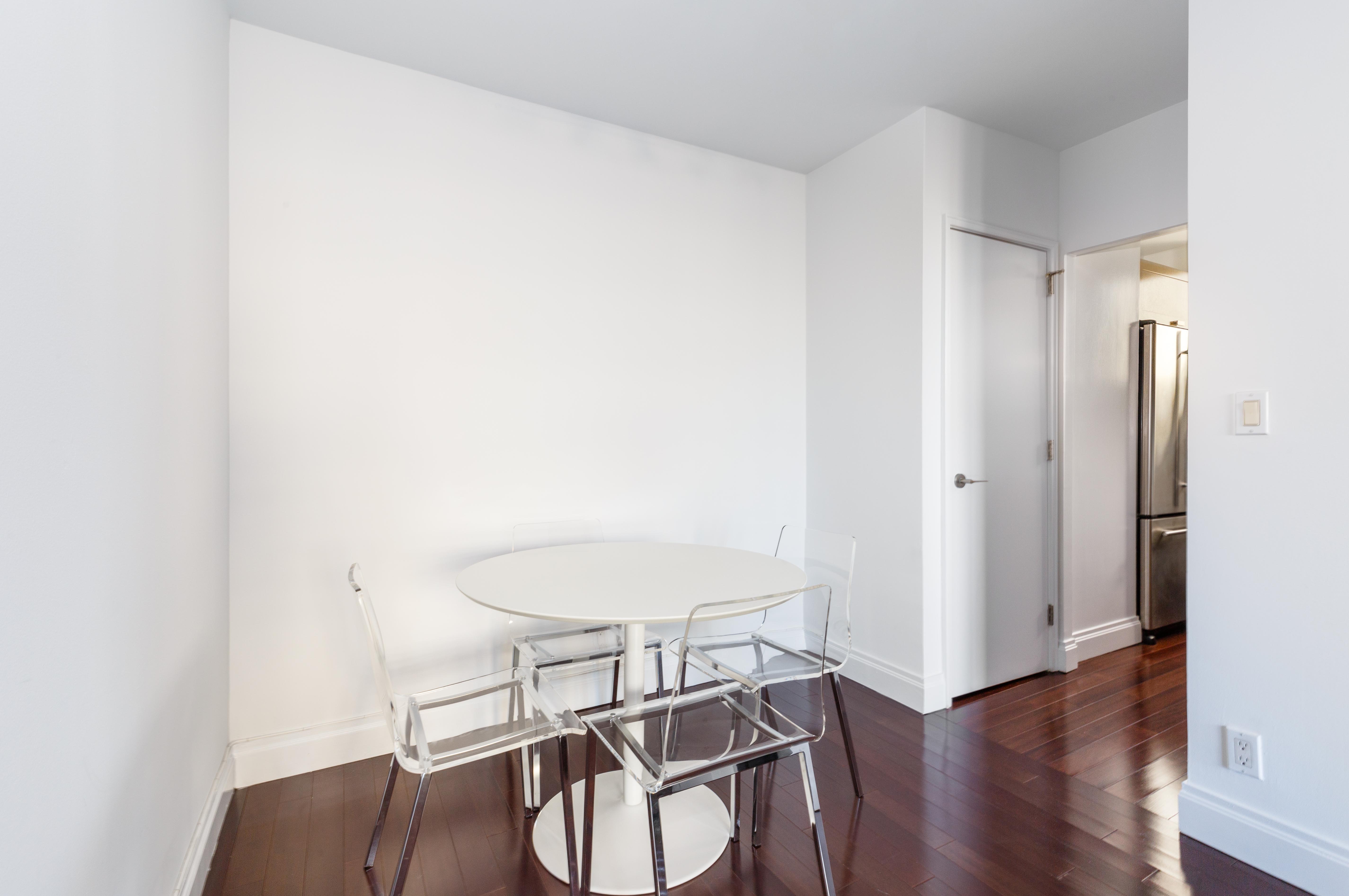 212 East 47th Street, Unit 27A Manhattan, NY 10017 - Photo 3 of 7