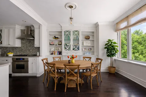 $2,295,000 | 90 East End Avenue, Unit 4B | Upper East Side
