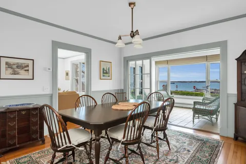 $3,000,000 | 4 Van Zandt Avenue, Newport, RI 02840