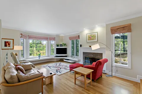 $3,000,000 | 616 Lakeview Way, Redwood City, CA 94062