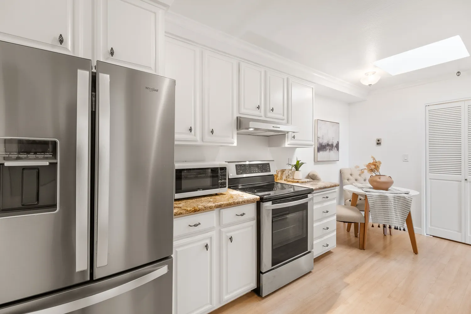 $895,000 | 1500 Willow Avenue, Unit 301, Burlingame, CA 94010