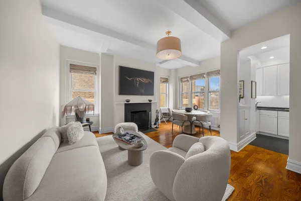$2,500,000 | 25 5th Avenue, Unit 12F | Greenwich Village