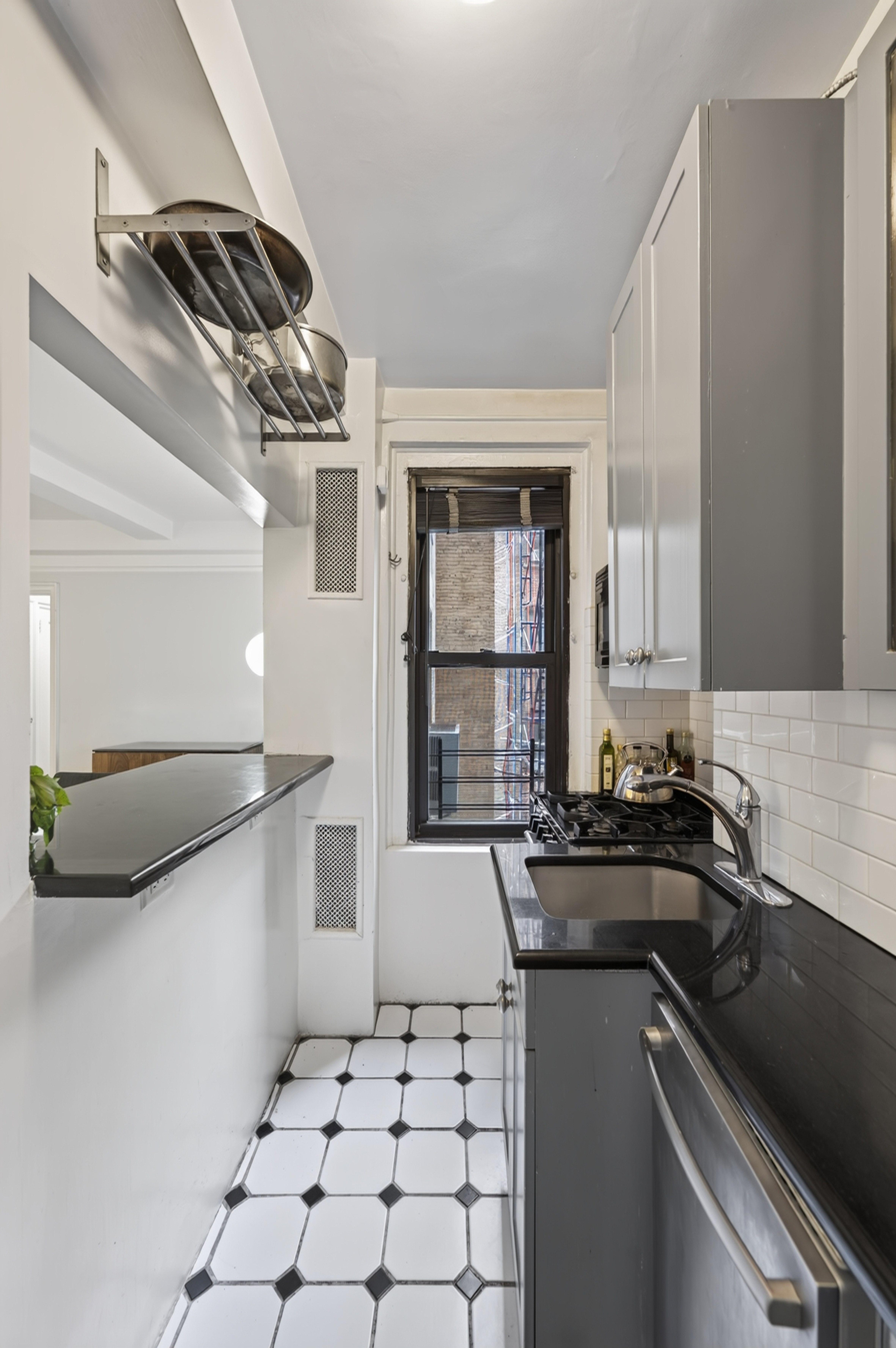 235 West End Avenue, Unit 5C Manhattan, NY 10023 - Photo 4 of 13 Gallery Image 4