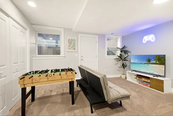 $5,000 | 1727 North Clybourn Avenue, Unit 1, Chicago, IL 60614