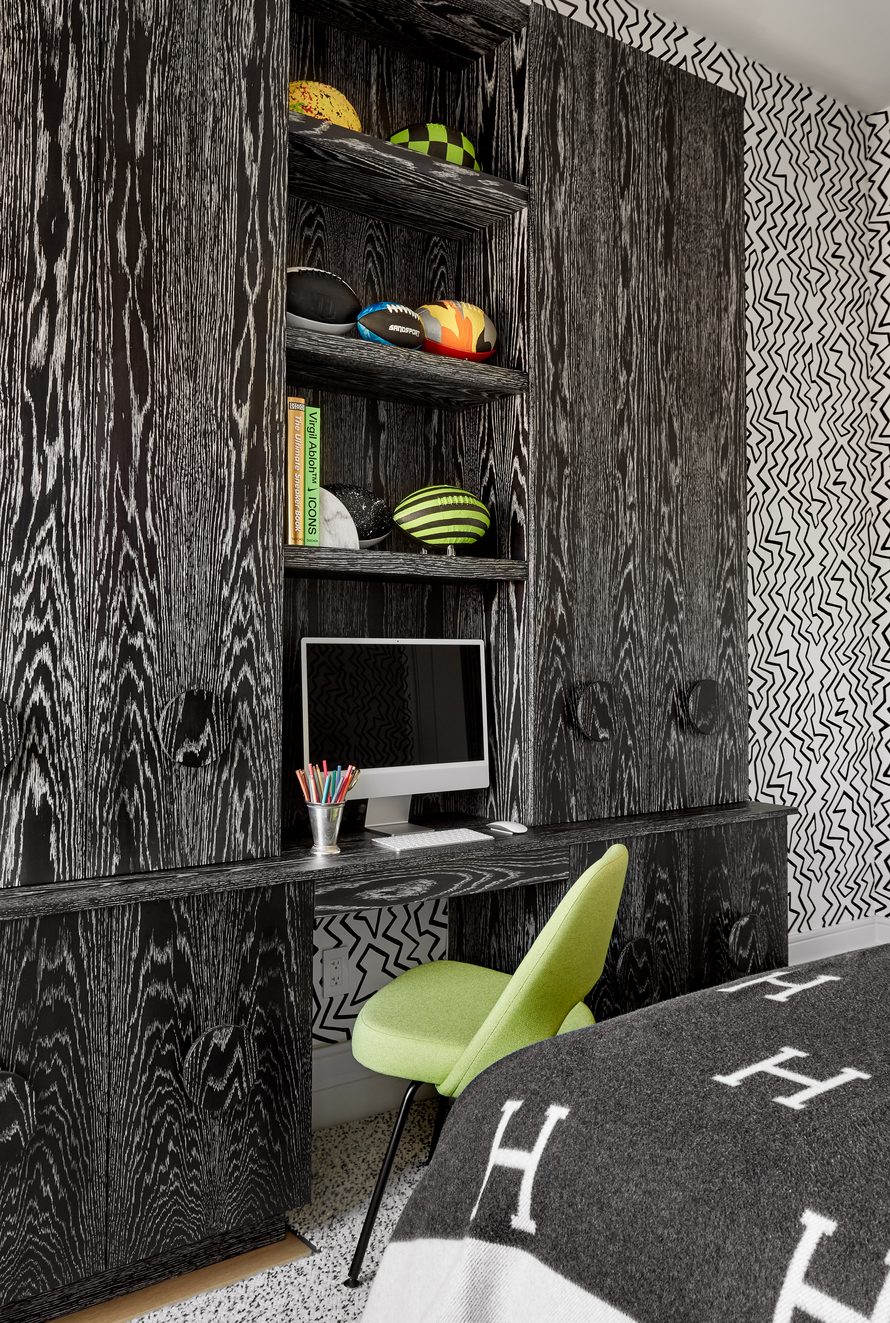 301 East 80th Street, Unit 25B Manhattan, NY 10075 - Photo 27 of 38 a room with furniture and a lamp