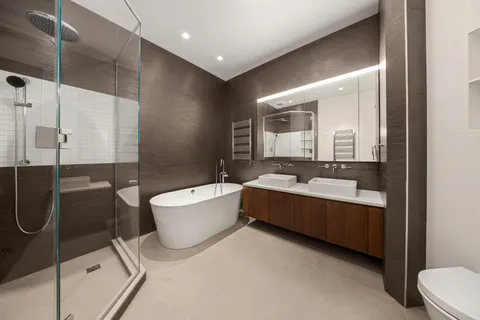 $1,849,500 | 75 Wall Street, Unit 29O | Financial District