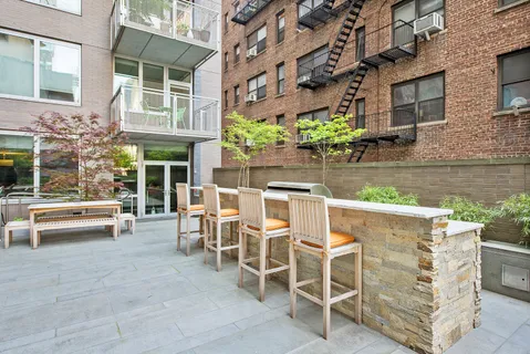 $1,850,000 | 225 East 34th Street, Unit 5E | Murray Hill