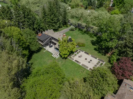 $1,200,000 | 730 North Stanwick Road, Moorestown, NJ 08057