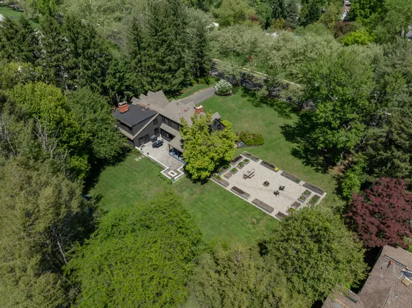$1,200,000 | 730 North Stanwick Road, Moorestown, NJ 08057