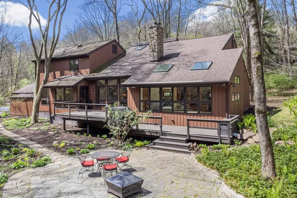 $1,300,000 | 100 Millstone Lane, Pittsburgh, PA 15238