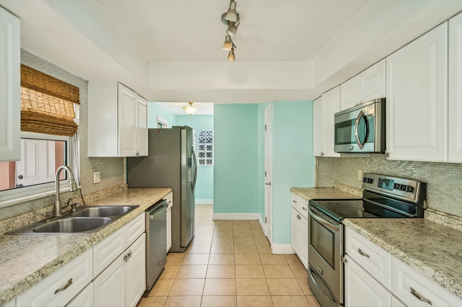 $330,000 | 2444 1st Place Southwest, Vero Beach, FL 32962