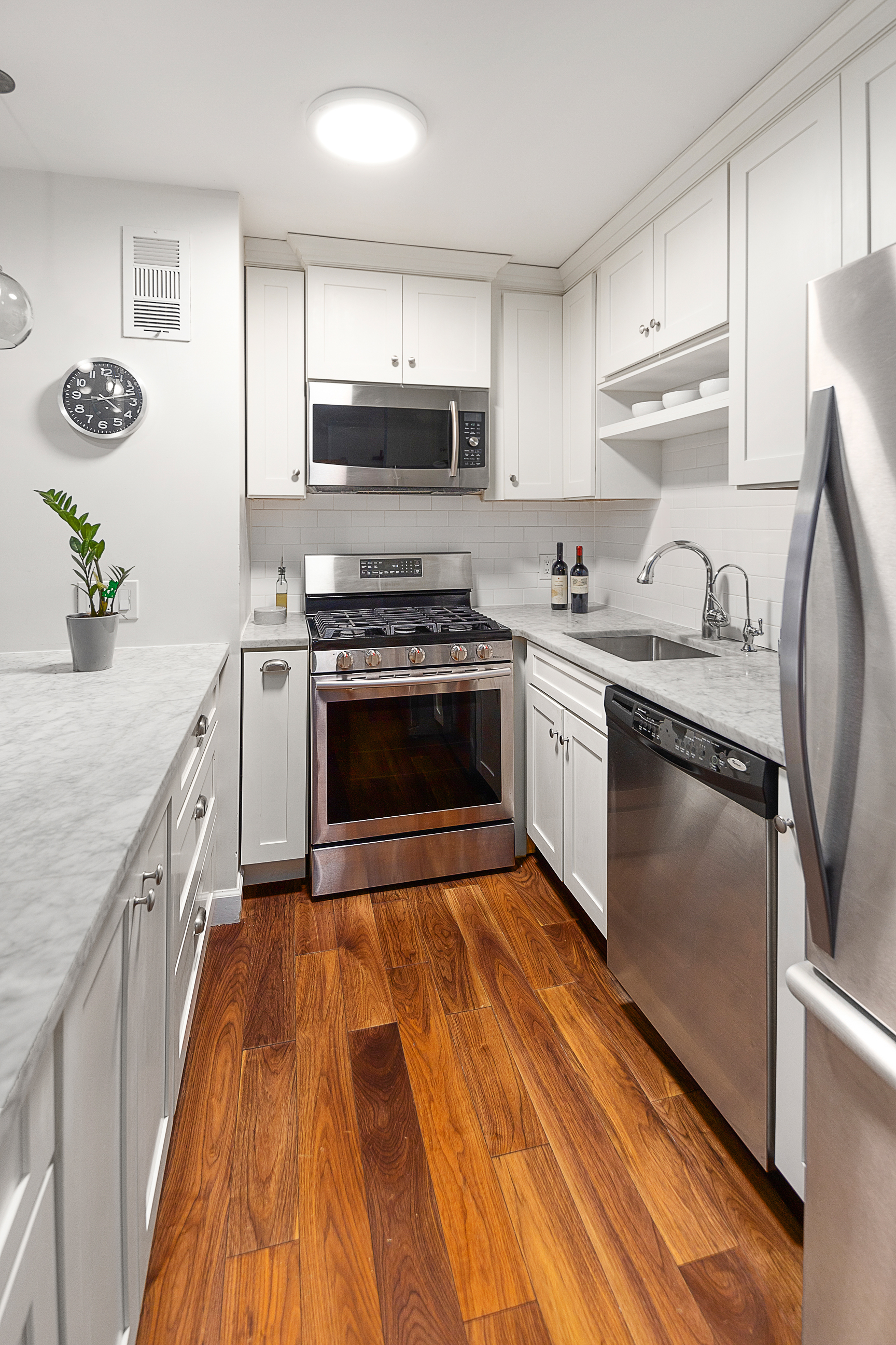 77 Fulton Street, Unit 3L Manhattan, NY 10038 - Photo 4 of 11