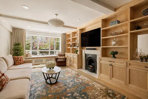 $1,950,000 | 15 West 84th Street, Unit 2G | Upper West Side