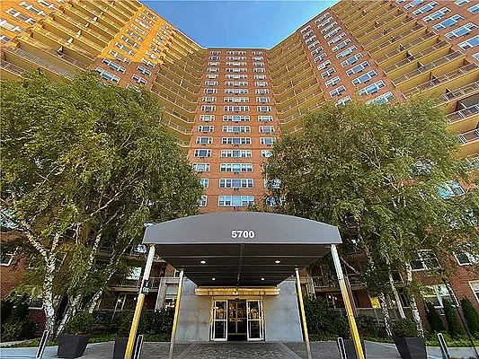 $445,000 | 5700 Arlington Avenue, Unit 7G | North Riverdale