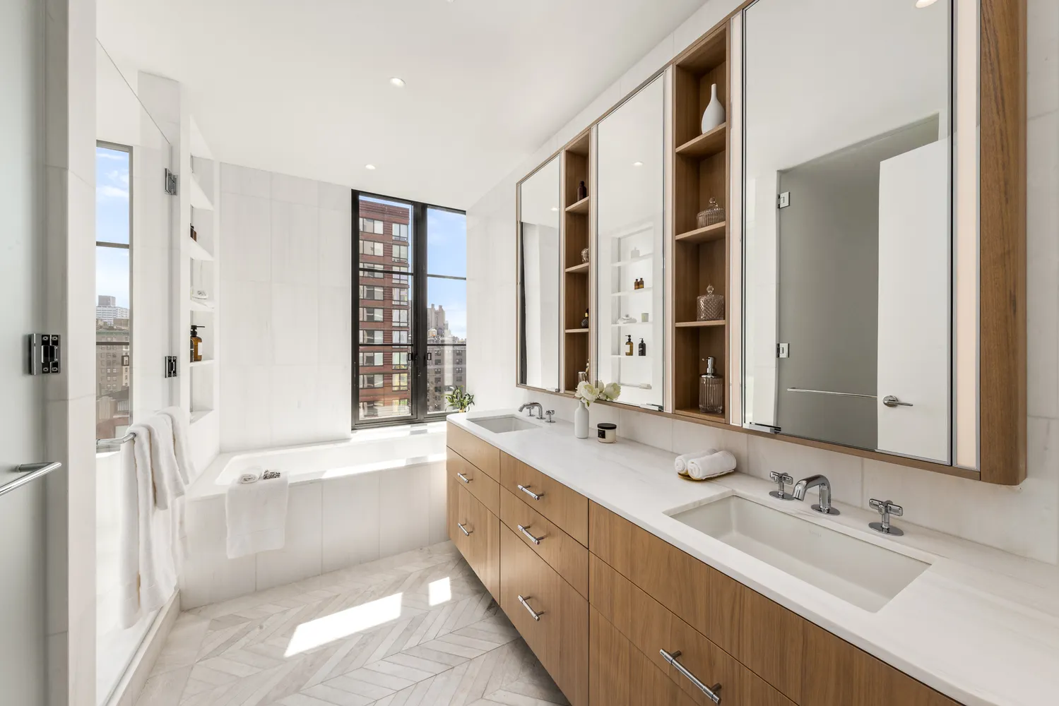 $4,825,000 | 250 West 96th Street, Unit 22C | Upper West Side