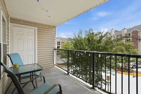 $405,000 | 3307 Wyndham Circle, Unit 2158, Alexandria, VA 22302