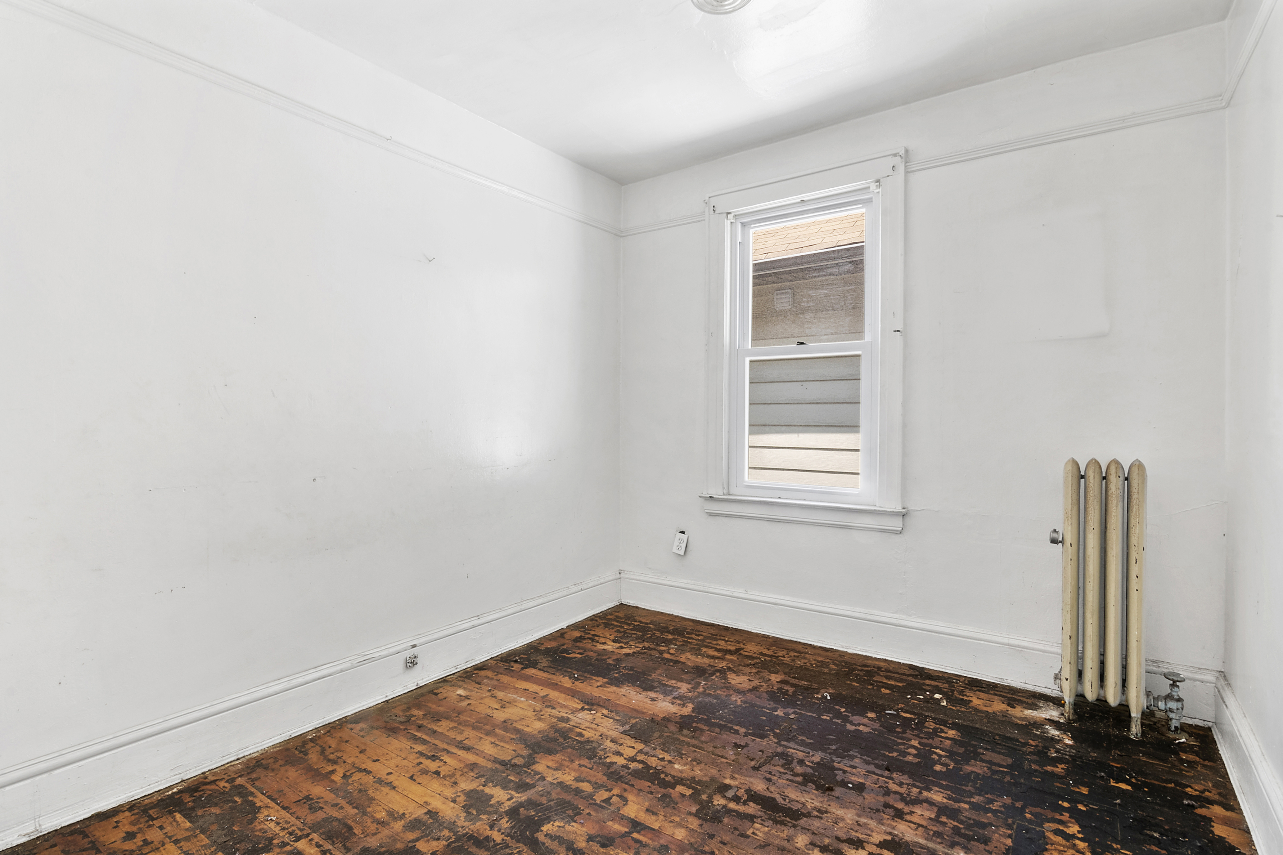 266 East 43rd Street Brooklyn, NY 11203 - Photo 9 of 11 a view of a room with window