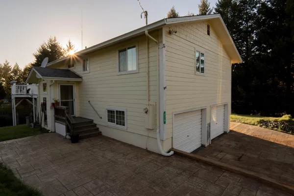 $699,000 | 520 Redwood Road, Whitethorn, CA 95589