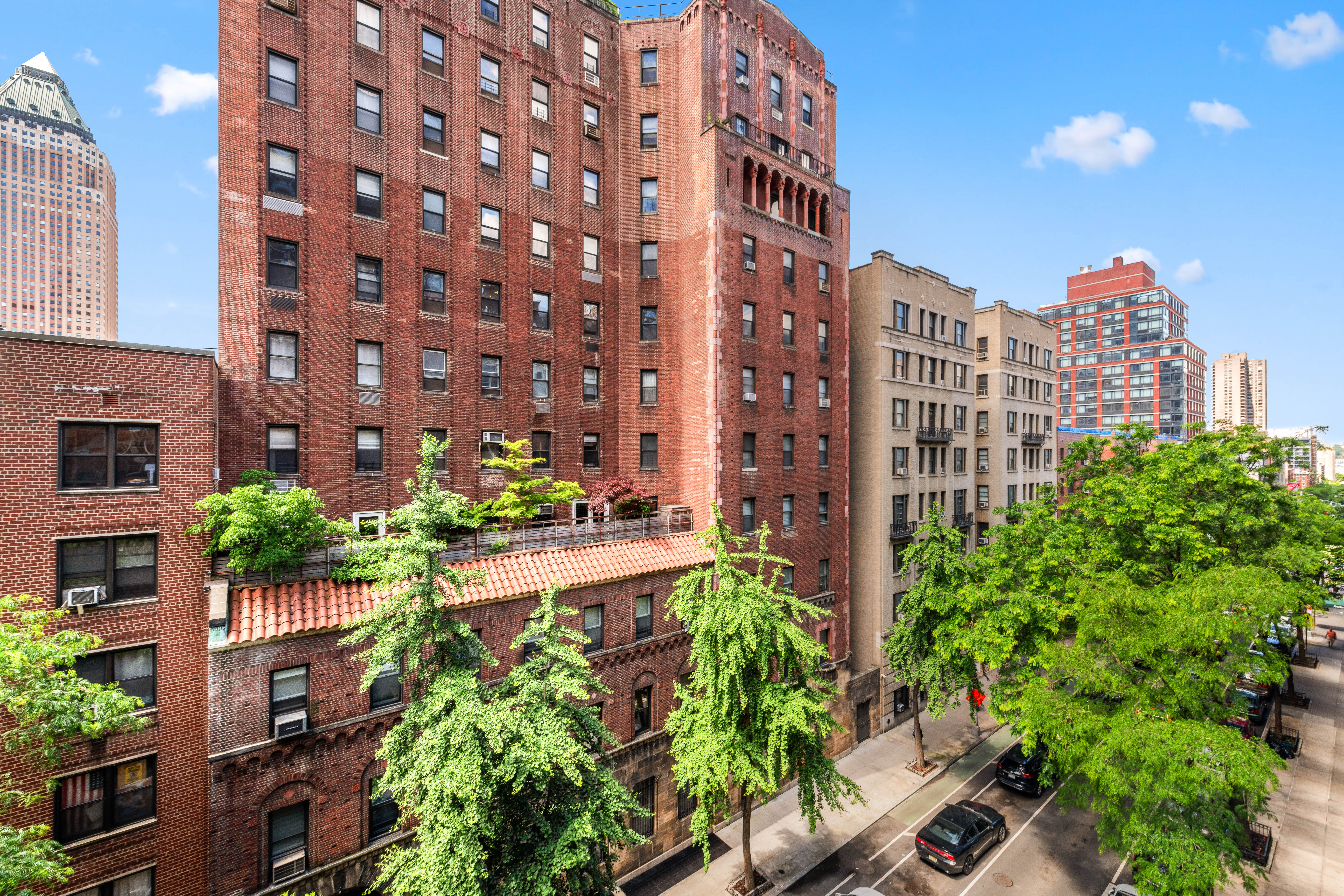 345 West 55th Street, Unit 6B Manhattan, NY 10019 - Photo 4 of 10 a view of a tall building