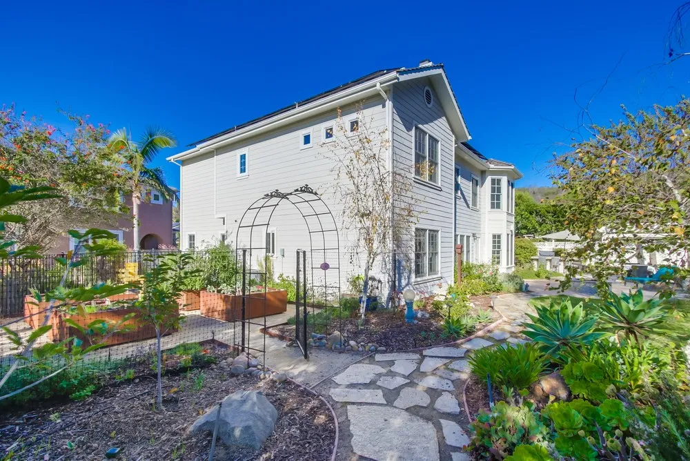 $2,649,000 | 10154 Pinecastle Street, San Diego, CA 92131