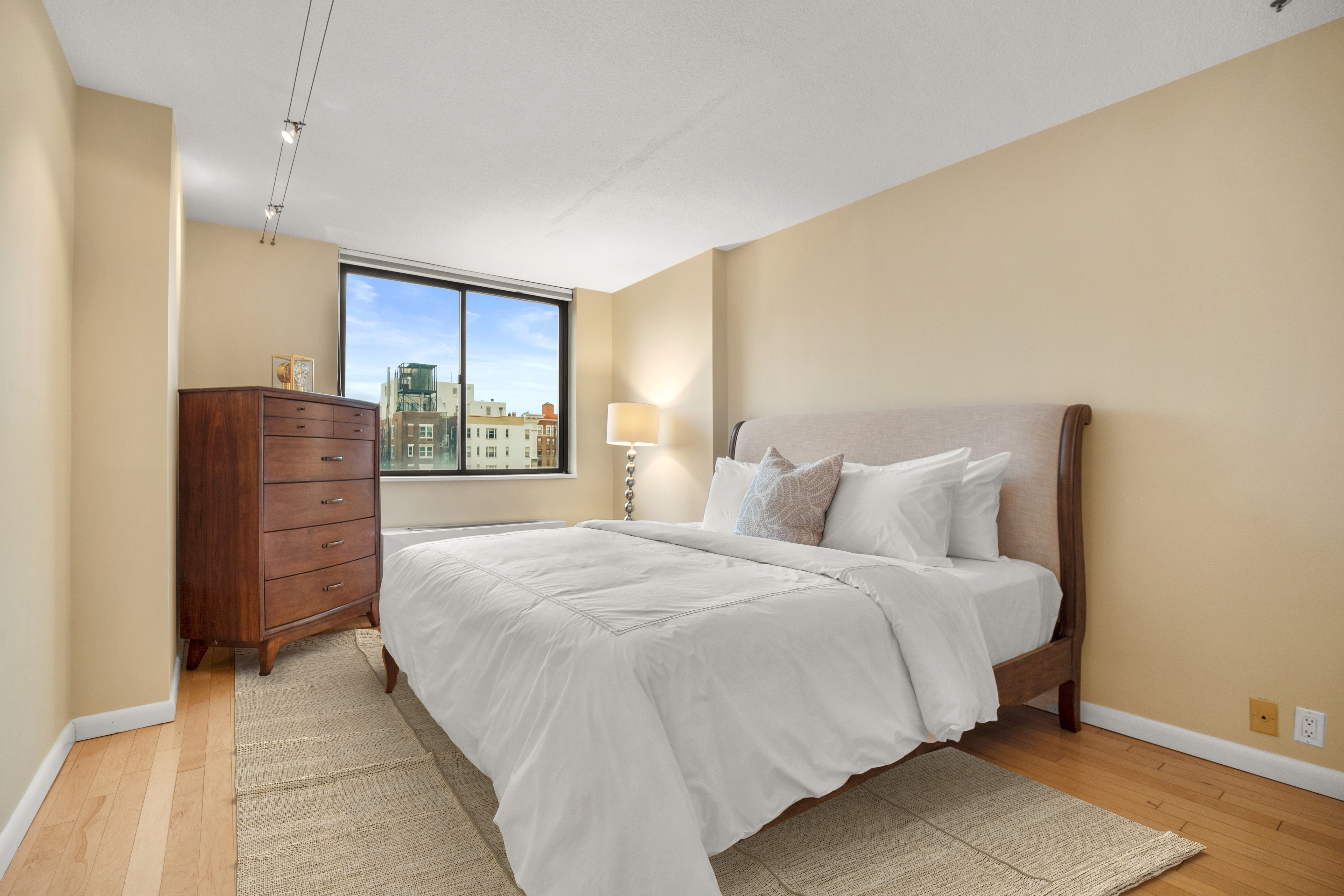 225 West 83rd Street, Unit 11L Manhattan, NY 10024 - Photo 5 of 12