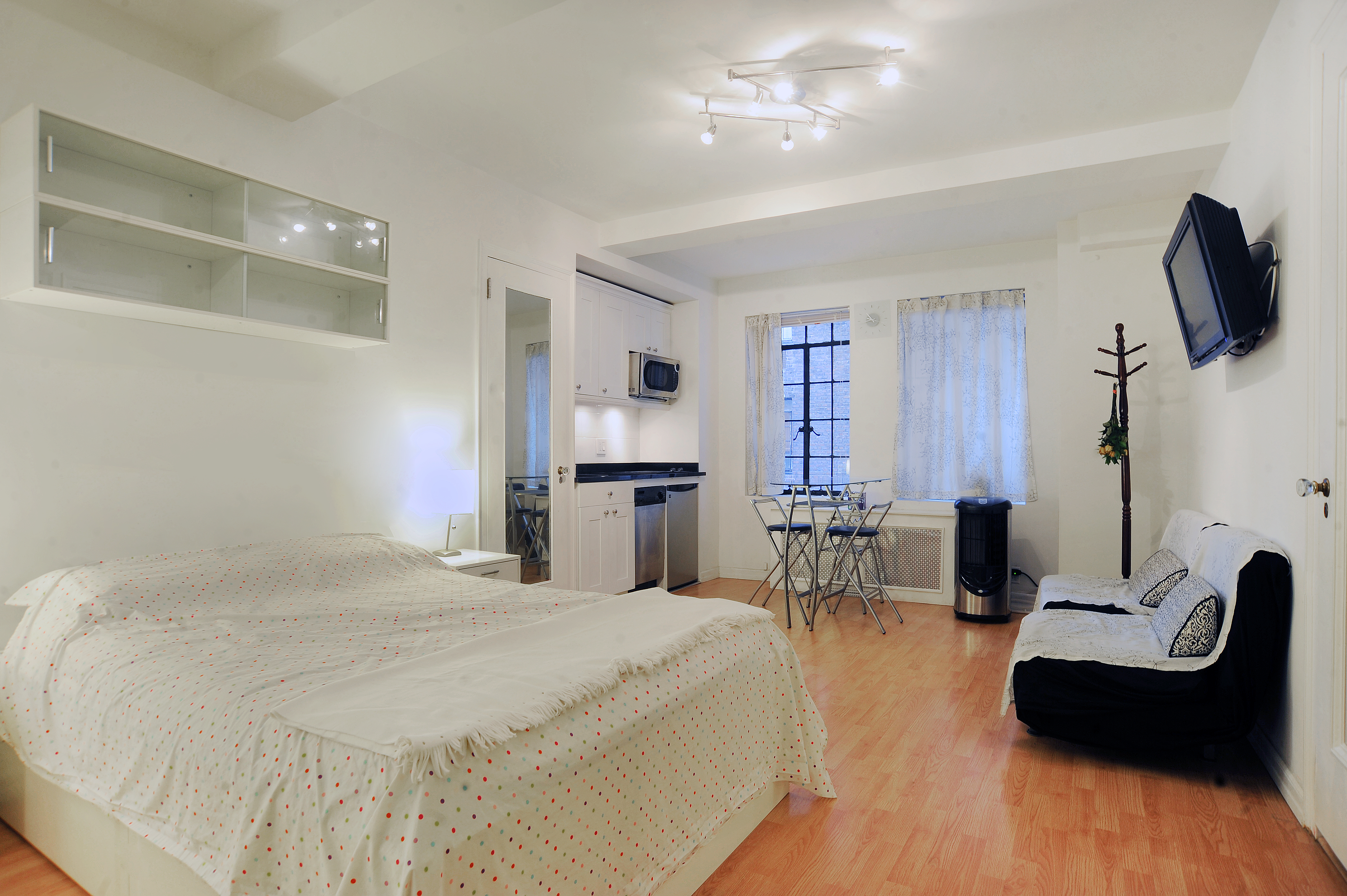 45 Tudor City Place, Unit 1009 Manhattan, NY 10017 - Photo 1 of 5