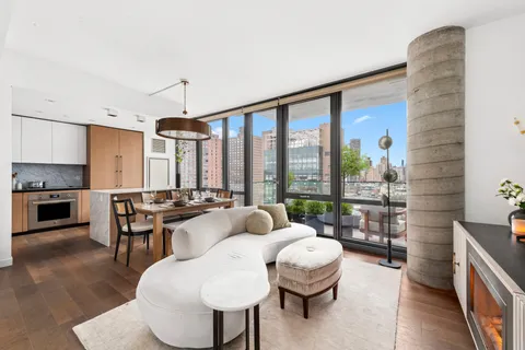 $1,800,000 | 302 East 96th Street, Unit PH3S | Upper East Side