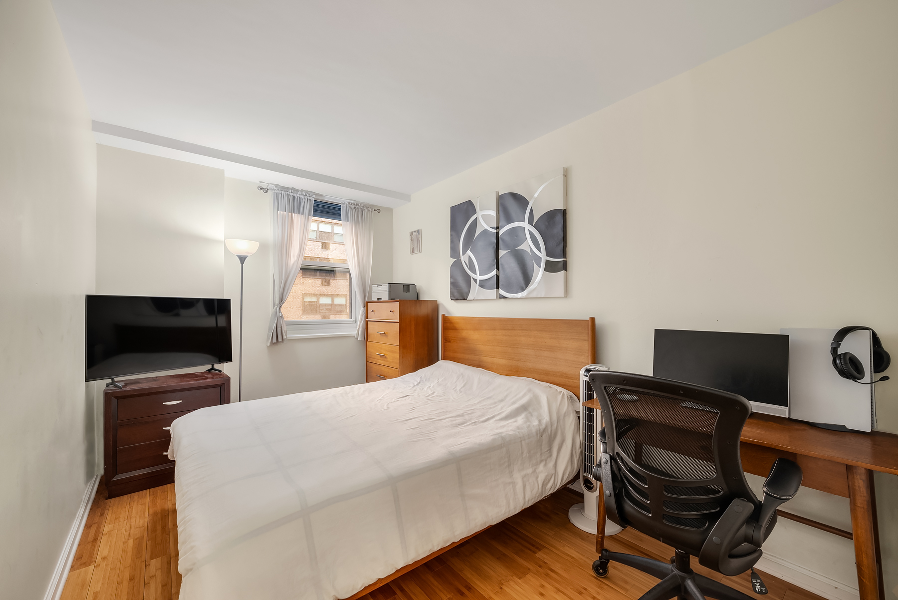 63 East 9th Street, Unit 3W Manhattan, NY 10003 - Photo 3 of 7