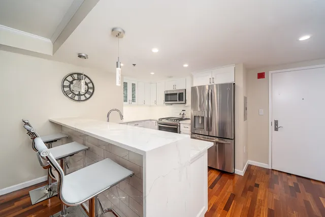 $749,000 | 700 1st Street, Unit 4M 4M, Hoboken, NJ 07030