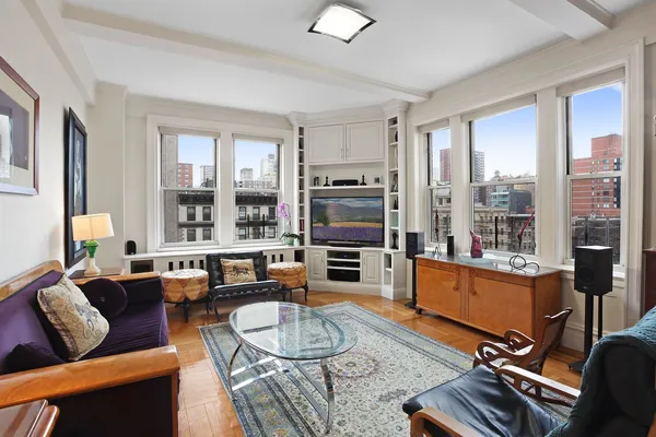 $8,950 | 240 West 98th Street, Unit 8H | Upper West Side