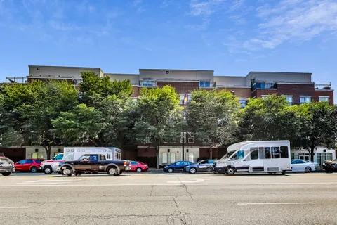 $340,000 | 1155 West Roosevelt Road, Unit 304, Chicago, IL 60608