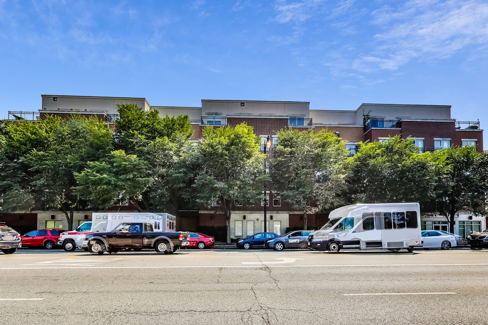 1155 West Roosevelt Road, Unit 304 Chicago, IL 60608 - Photo 4 of 35