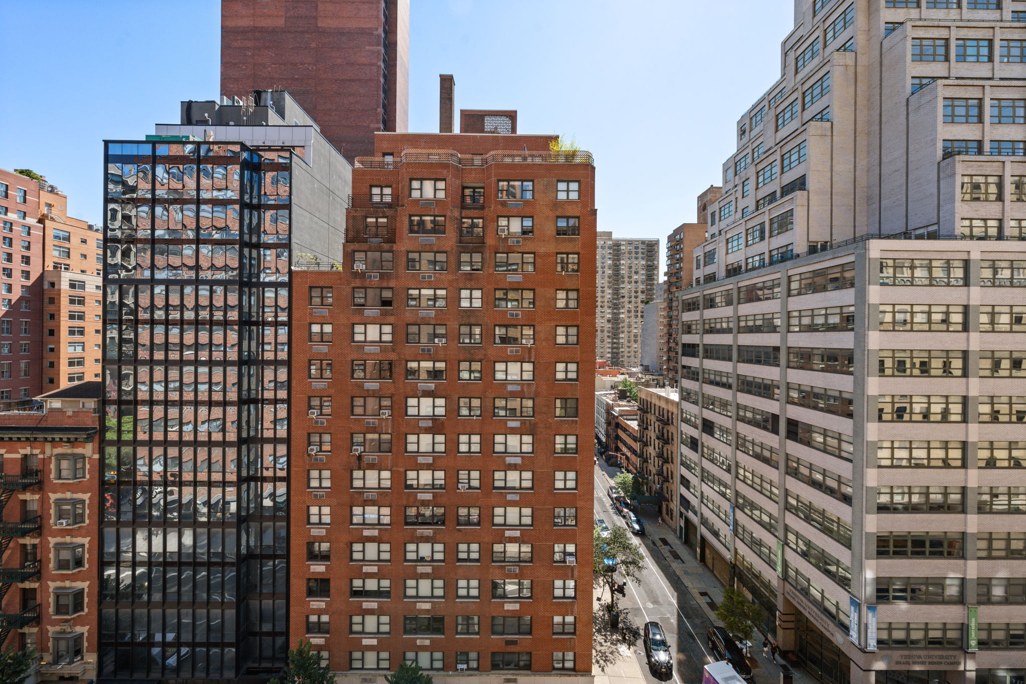 139 East 33rd Street, Unit 10D Manhattan, NY 10016 - Photo 10 of 13 a front view of a building