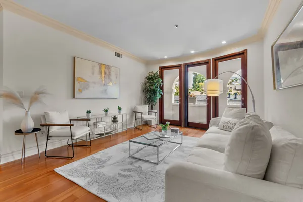 $1,195,000 | 10364 Almayo Avenue, Unit 305, Los Angeles, CA 90064