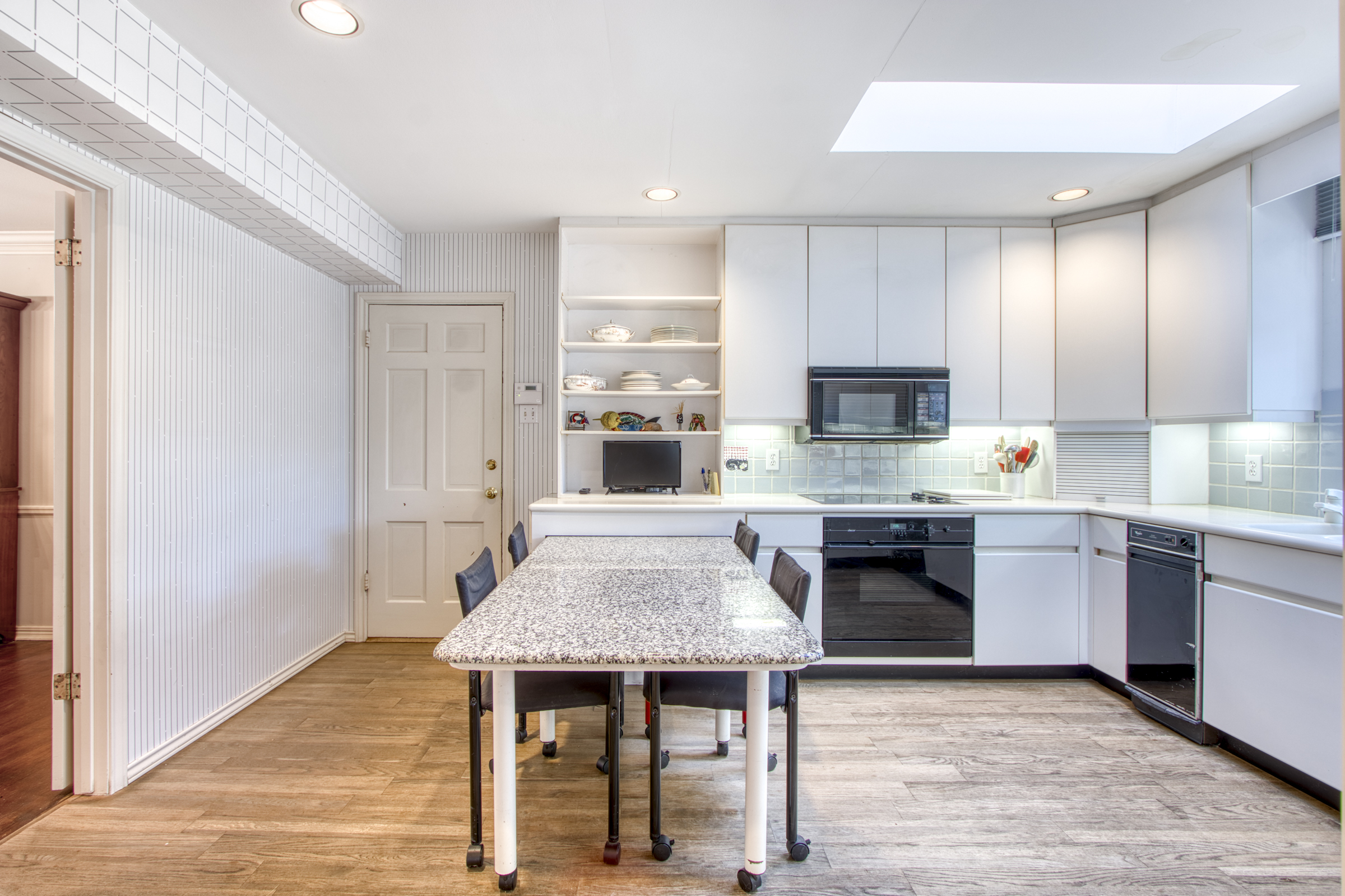 11034 Edgemere Road Dallas, TX 75230 - Photo 10 of 29