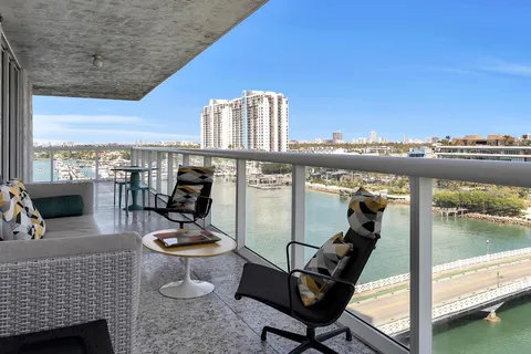 $2,295,000 | 10 Venetian Way, Unit 904, Miami Beach, FL 33139
