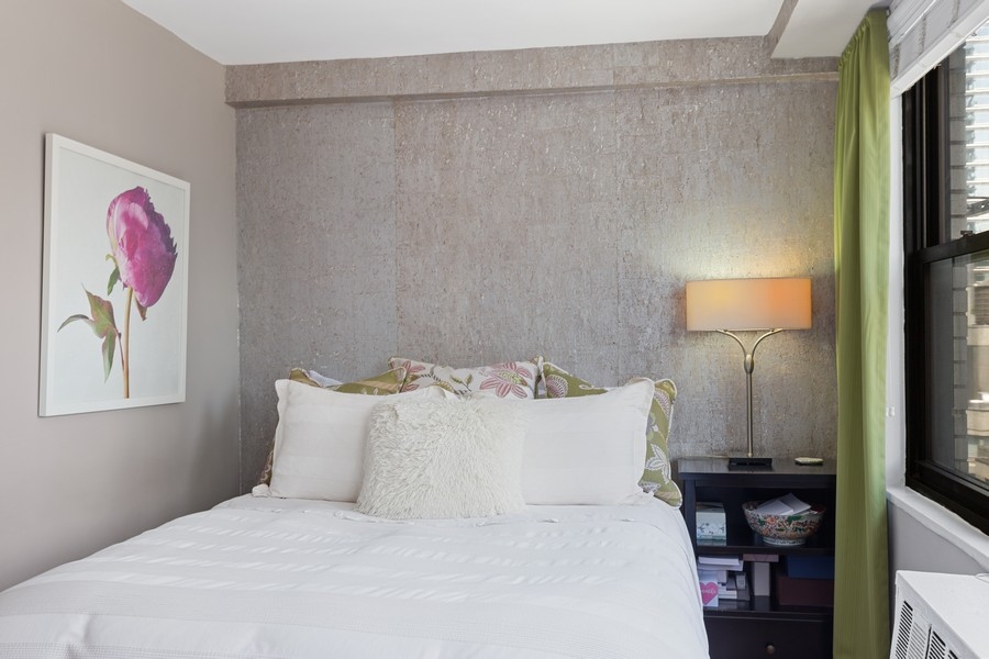 235 East 57th Street, Unit 17A Manhattan, NY 10022 - Photo 4 of 9 Gallery Image 4