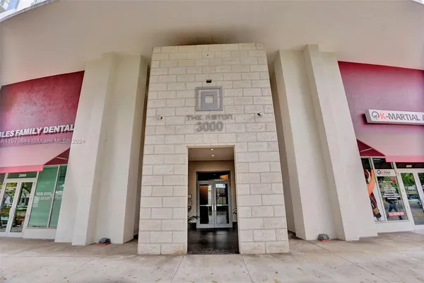 $460,000 | 3000 Coral Way, Unit 412, Miami, FL 33145