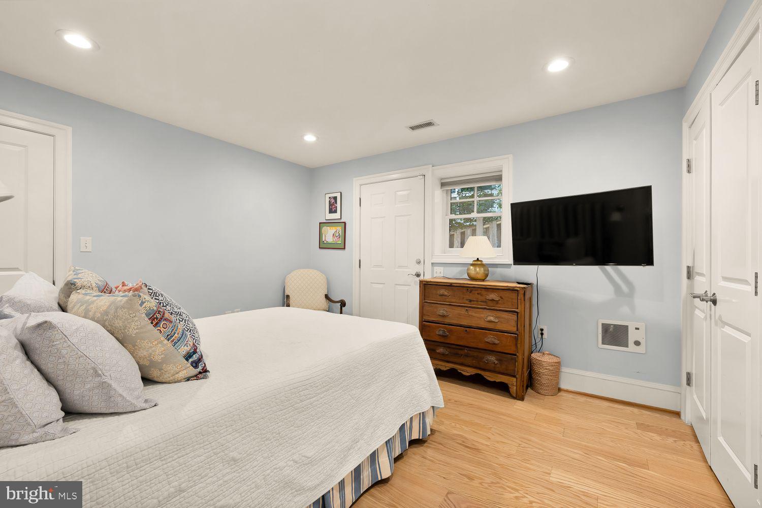 6512 Ridge Drive Bethesda, MD 20816 - Photo 38 of 42 Gallery Image 38