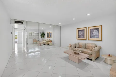 $139,900 | 955 Normandy Lane, Unit 955, Delray Beach, FL 33484