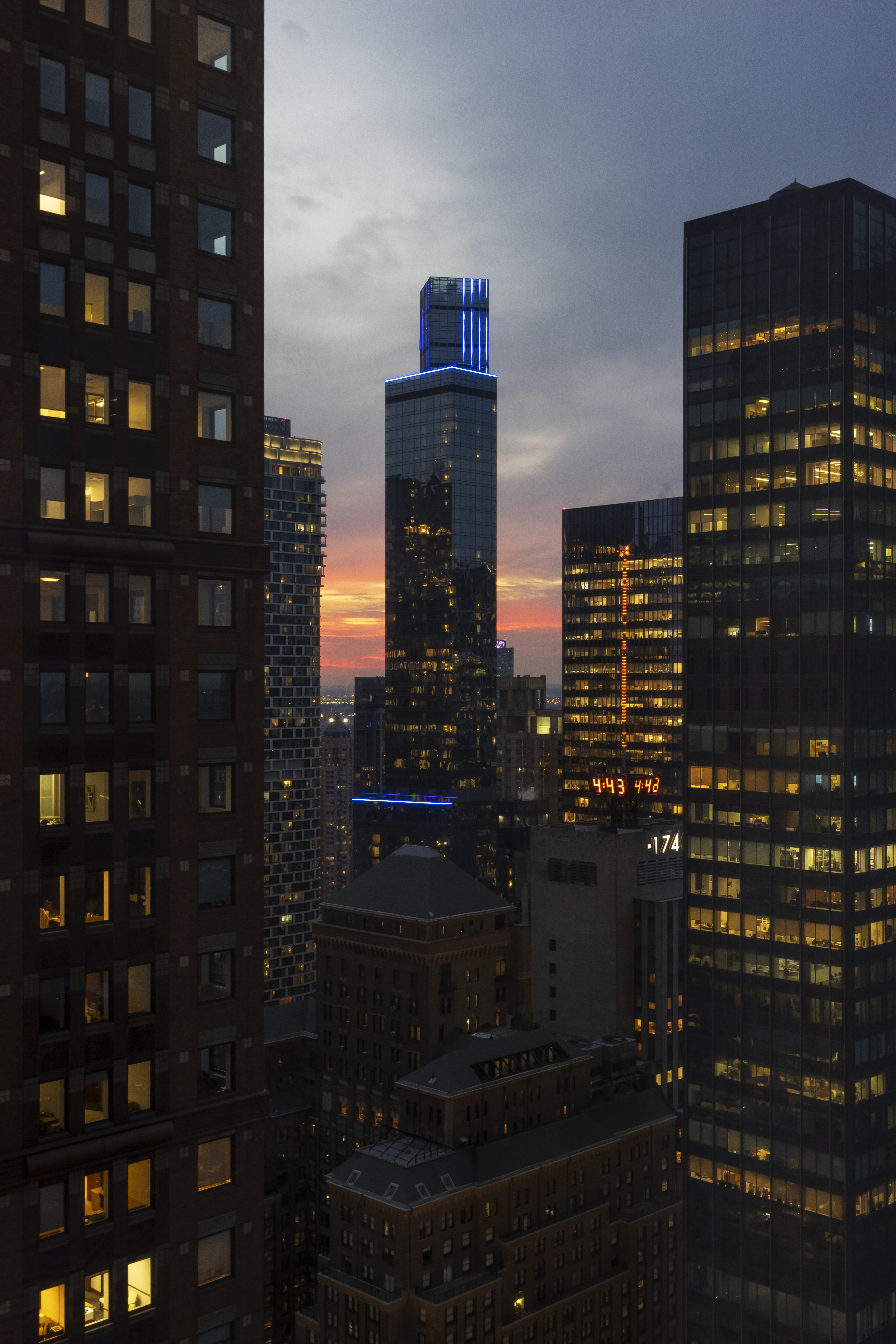 157 West 57th Street, Unit 46C Manhattan, NY 10019 - Photo 18 of 19