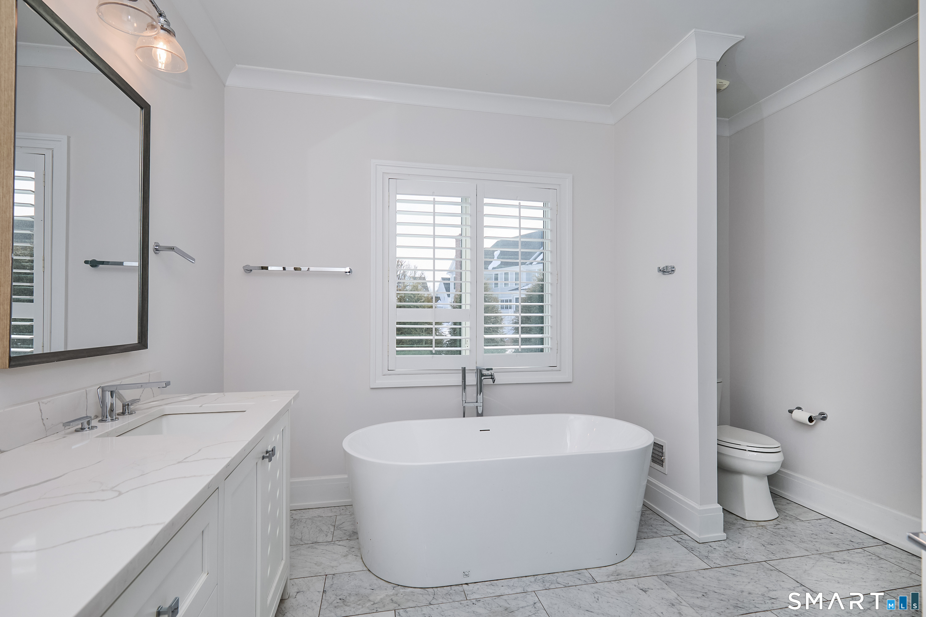 70 Meadow Ridge Road Fairfield, CT 06890 - Photo 18 of 40